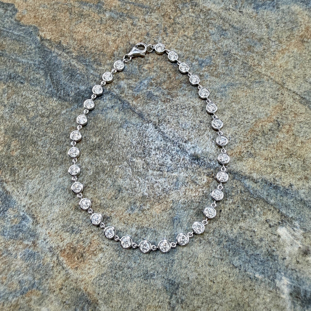 Diamond Bezel Bracelet in White Gold